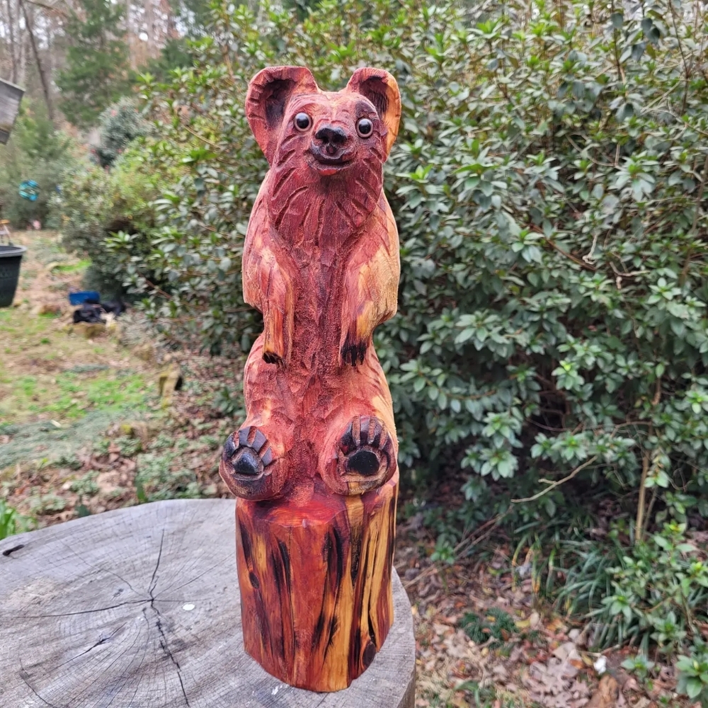 Chainsaw carved cedar bear